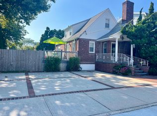 89 Lynbrook Ave, Point Lookout, NY 11569