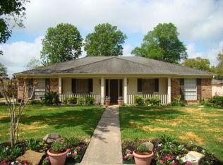 1085 Chatwood Dr, Beaumont, TX 77706