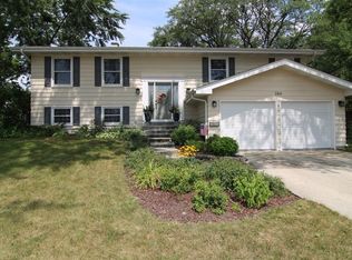 23W284 Edgewood Ct, Glen Ellyn, IL 60137