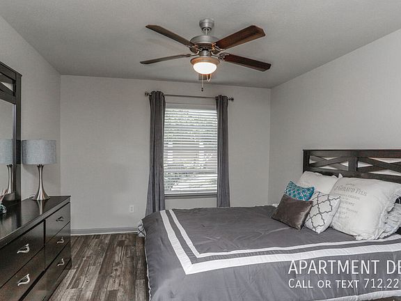 4th image of 10621 Meadowglen Ln #2013