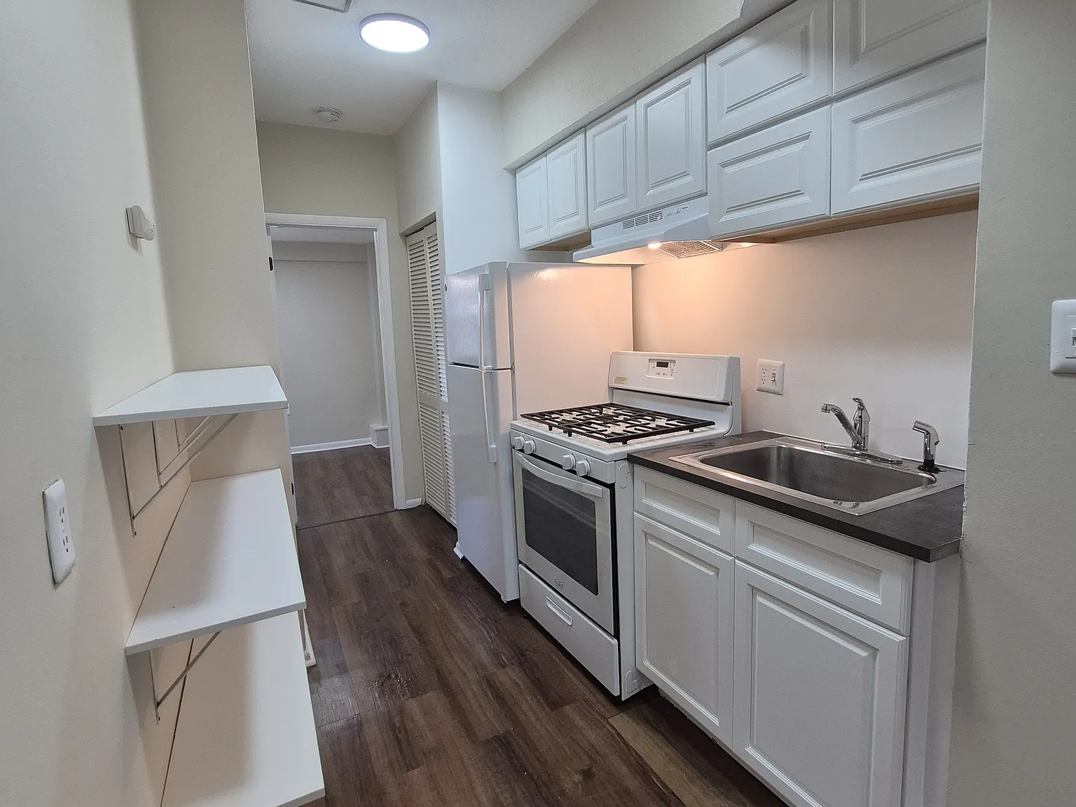 1520 Isherwood St NE — Photo 2