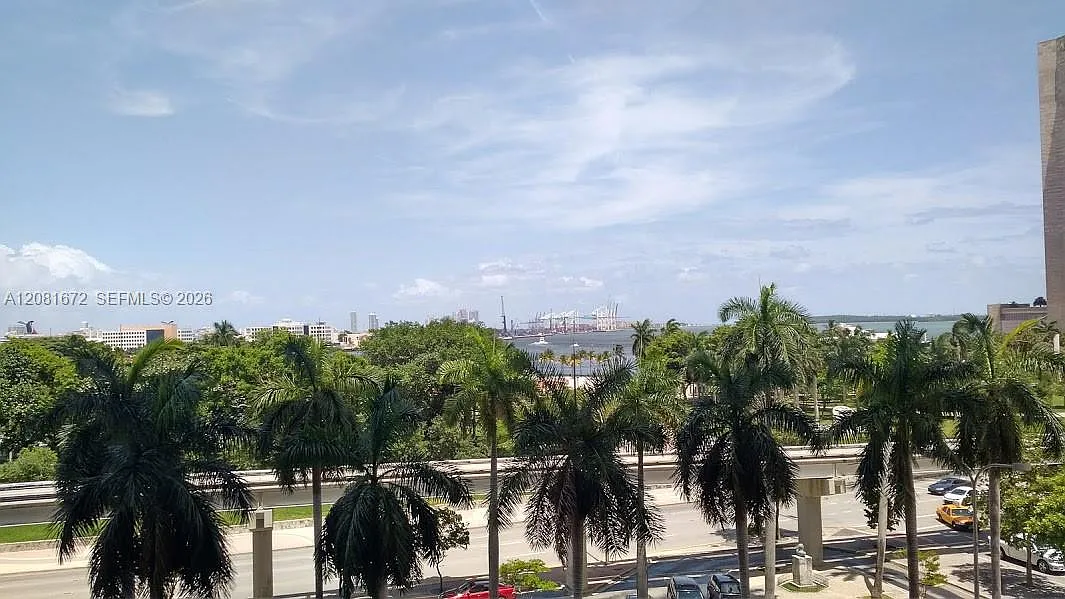 50 Biscayne Condo — Photo 4