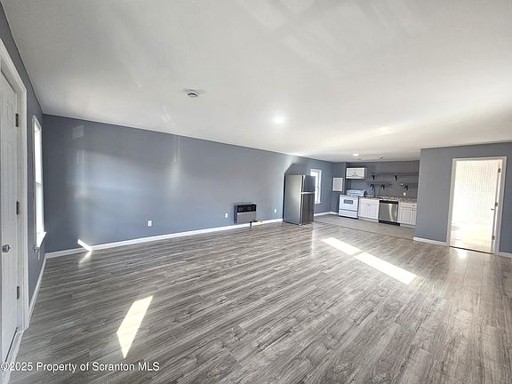 4th image of 125 River St #2