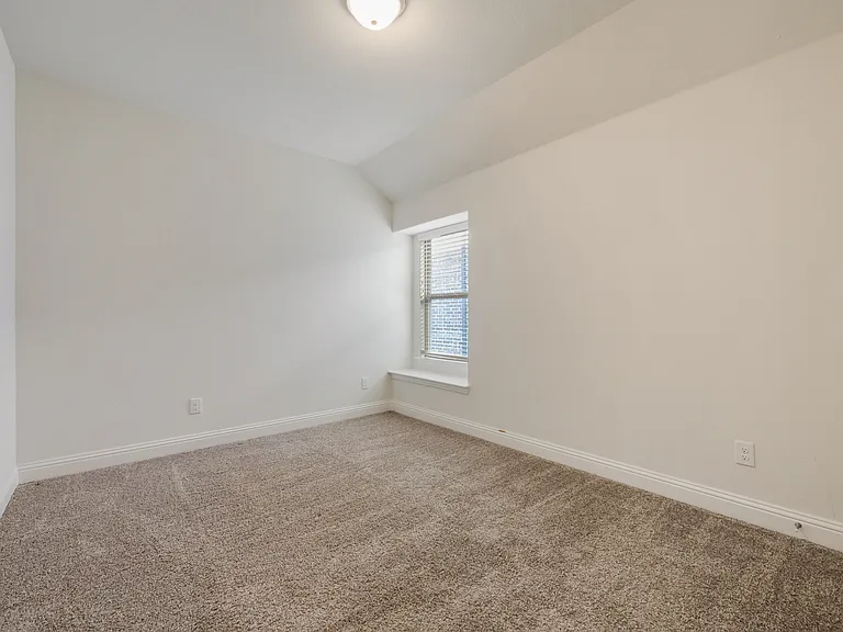 3319 Sequoia Ln — Photo 16