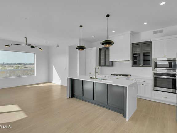 5th image of 13333 Emerald Pearl Dr