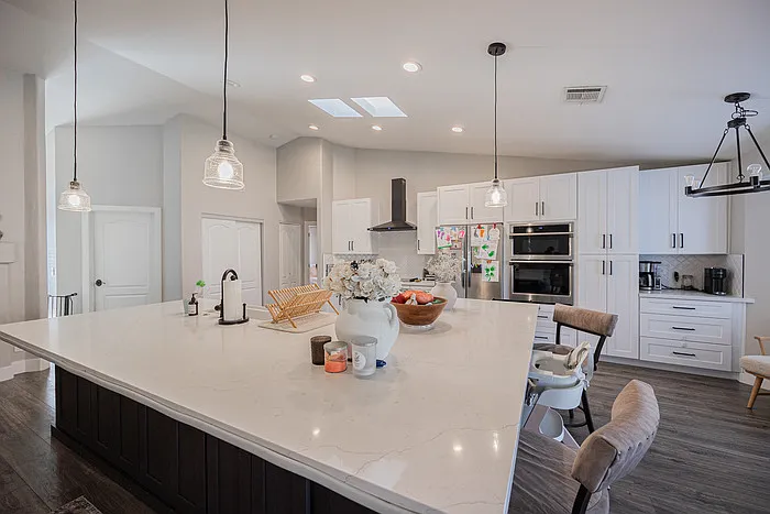 904 S Dolphin Dr — Photo 4