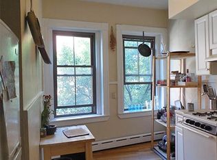 92 Willow St #2E, Cambridge, MA 02141