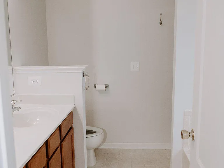 110 Quinton Oaks Cir — Photo 24