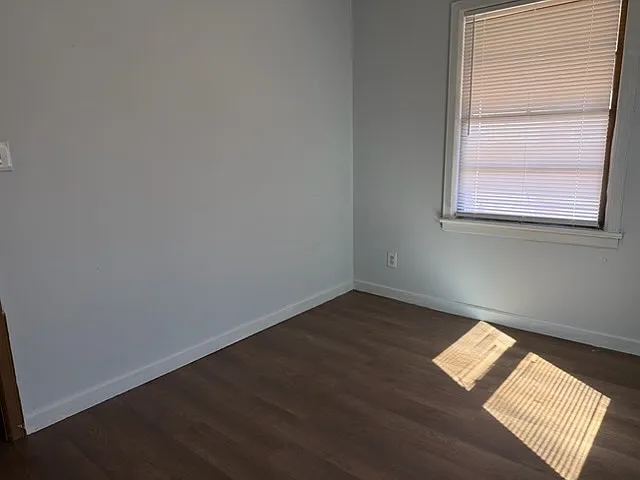 2448 S Victoria Ave — Photo 15