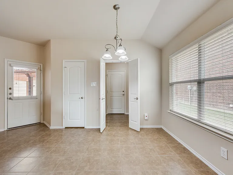 1077 Hampton Bay Dr — Photo 10