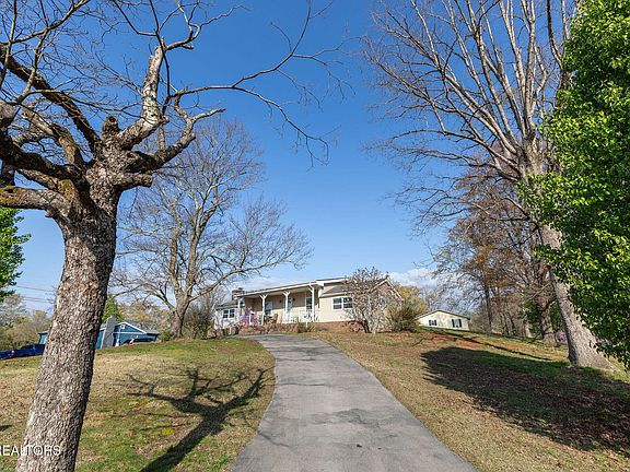 2nd image of 503 Black Oak Dr