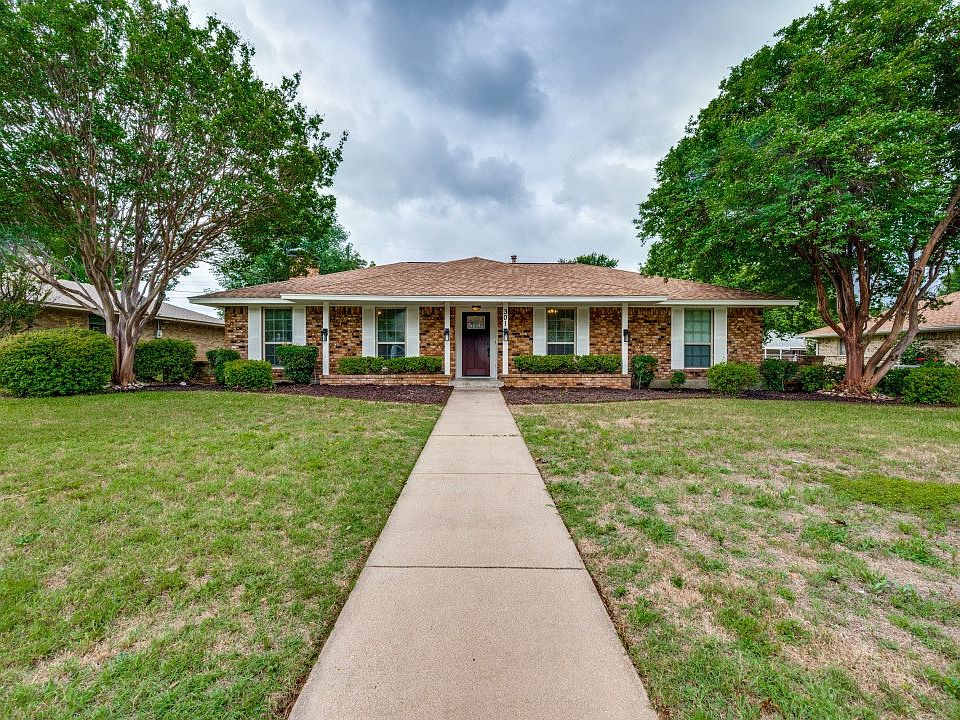 1st image of 301 Hillcrest Dr