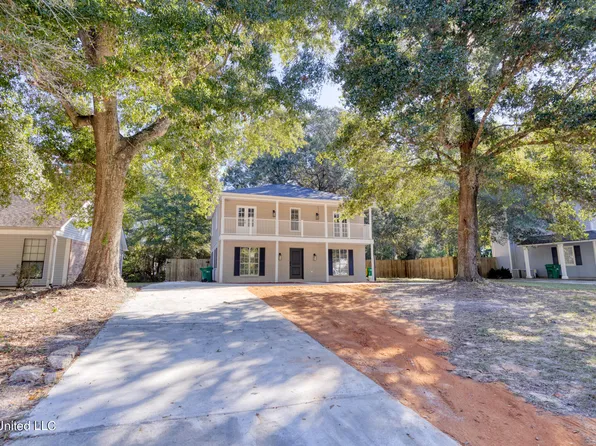 2808 Beachview Dr, Ocean Springs, MS 39564