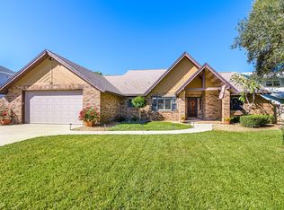 25 Greenwood Ln, Cocoa Beach, FL 32931