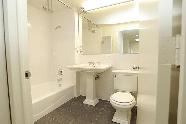 Rented by Stonehenge NYC LLC | media 9