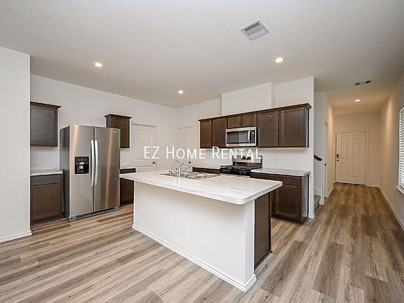 4th image of 16727 Sangiovese Dr