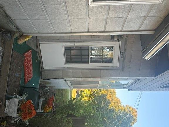 3rd image of 635 N 22nd St