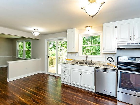 4th image of 103 Carbe Ct