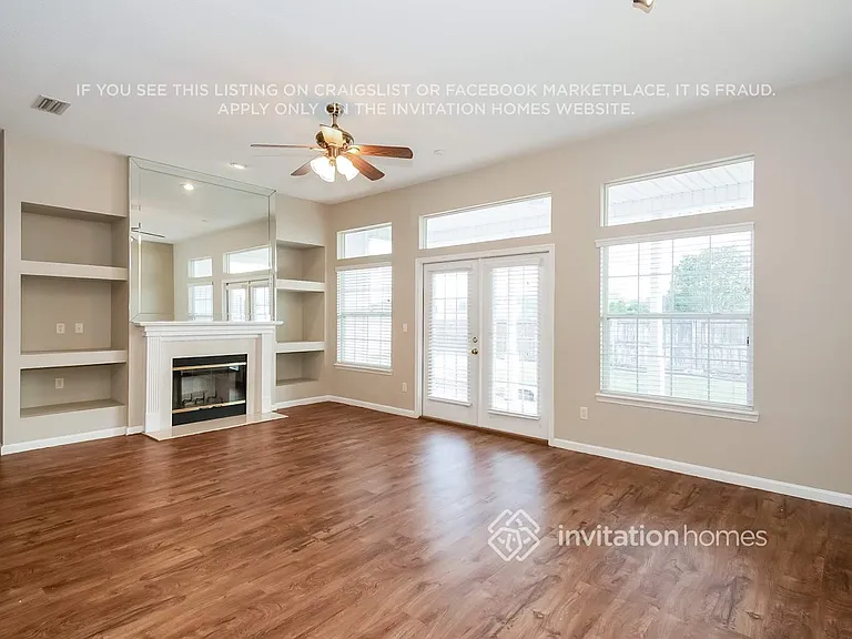 545 Thornberry Rd — Photo 3