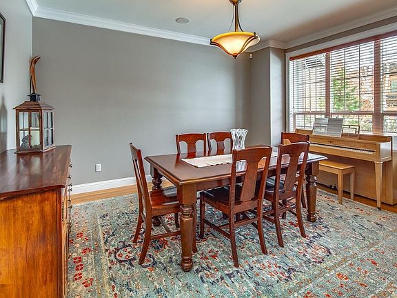 5th image of 862 SE Briarwood Ct