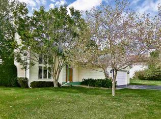 100 Seminole Pl NW, Poplar Grove, IL 61065