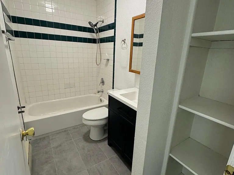 387 S 9th St — Photo 22