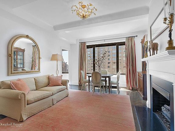 3rd image of 320 E 57th St APT Phe