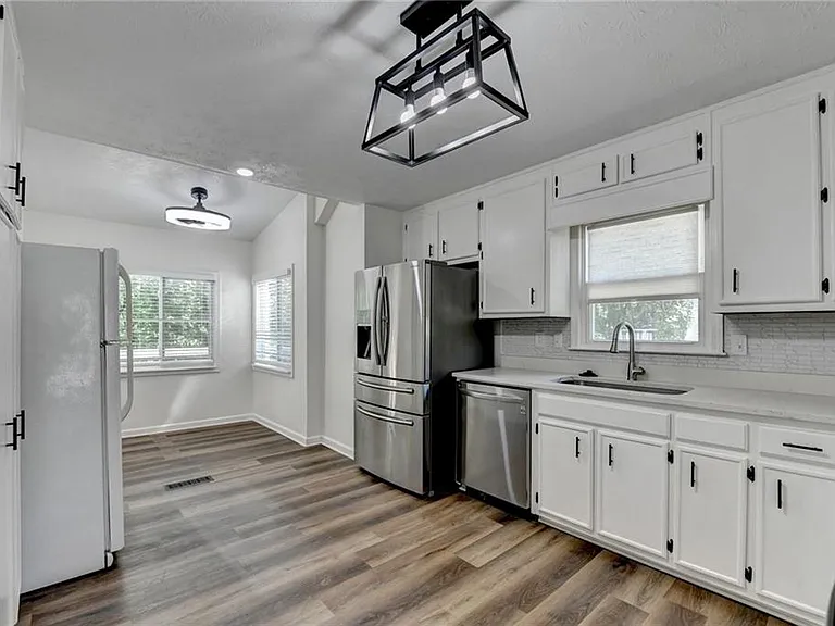 1530 Plunketts Rd — Photo 23