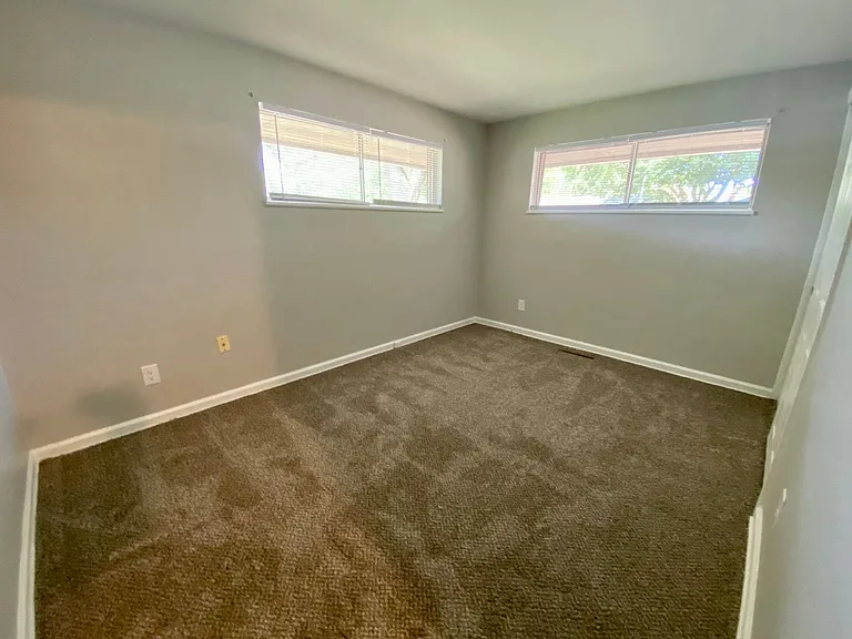 4417 Grayson St — Photo 10