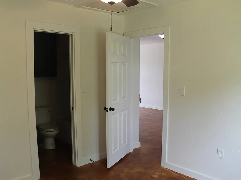 301 E Bowie Ave #A — Photo 10