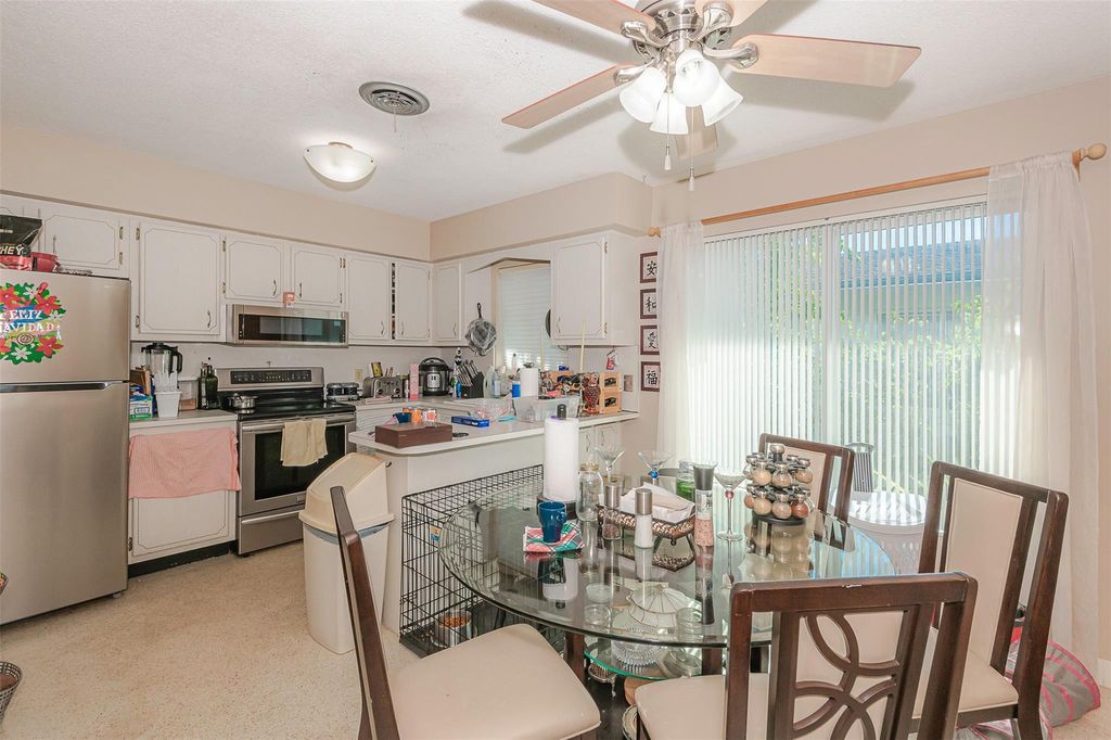 321 SE 1st Avenue, photo 5