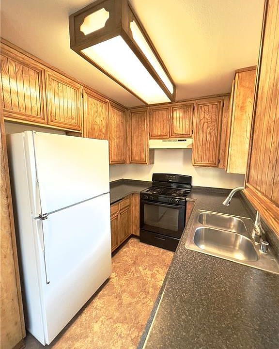1st image of 27949 Tyler Ln #1/4