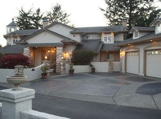 101 Tanbark Rd, Brookings, OR 97415