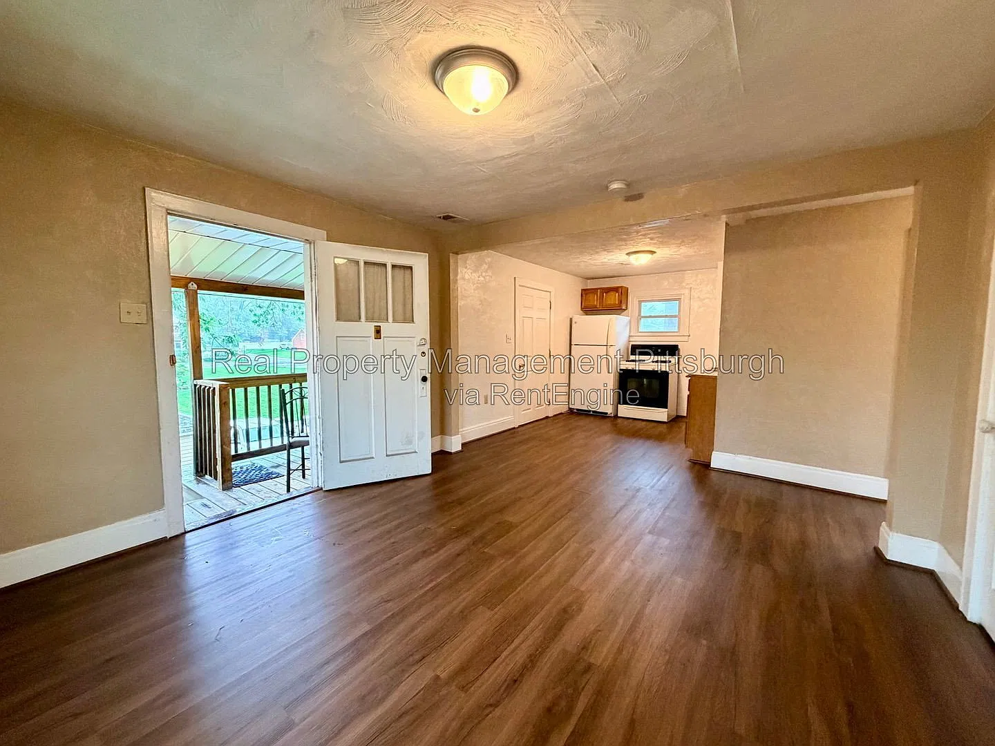 1 bed, 1.0 bath, 800 sqft, $895 — Photo 3