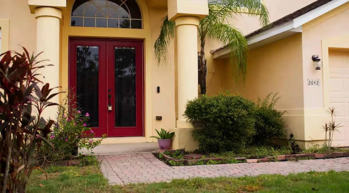 4 bed, 3.0 bath, 3387 sqft, $3,400 — Photo 2