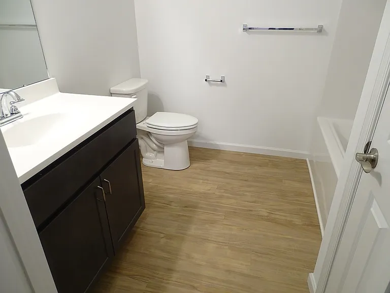 Park West Apartments — Photo 44