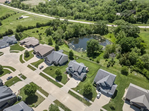 570 Whistling Ct, Waukee, IA 50263