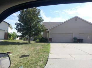 910 Cedar Point Cir, Rose Hill, KS 67133