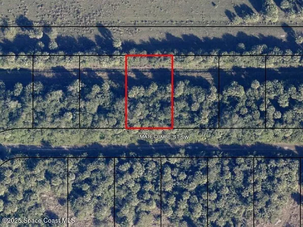 871 Matecumbe St SW, Palm Bay, FL 32908
