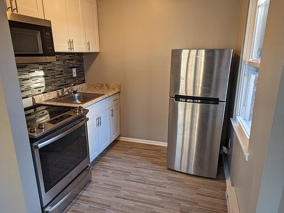 3rd image of 257 1/2 W Essex St #3