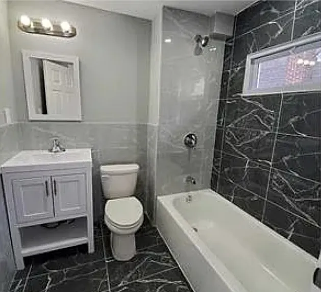 5 bed, 1800 sqft, $2,900 — Photo 2