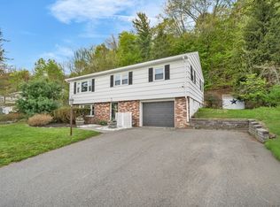 88 Whitehall Rd, Amesbury, MA 01913