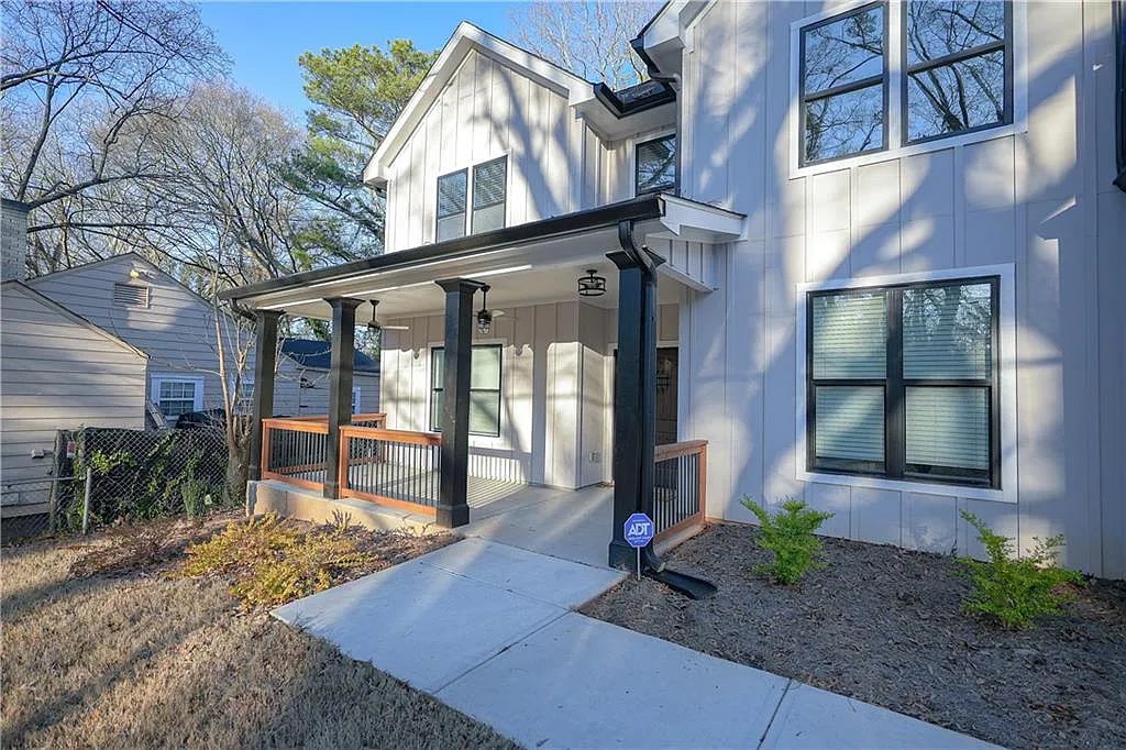 4 bed, 3.5 bath, 2910 sqft, $4,950 — Photo 3