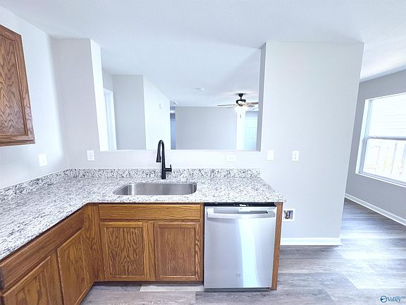 3rd image of 137 Jesse Layne Dr
