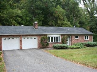 3 Oak Ridge Rd, Bethel, CT 06801