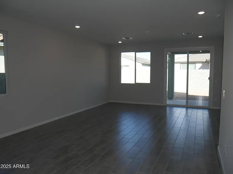 18156 W Daley Ln — Photo 12