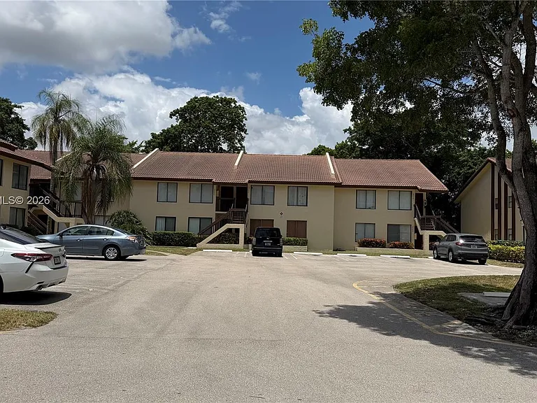 2550 Riverside Dr #223 — Photo 17