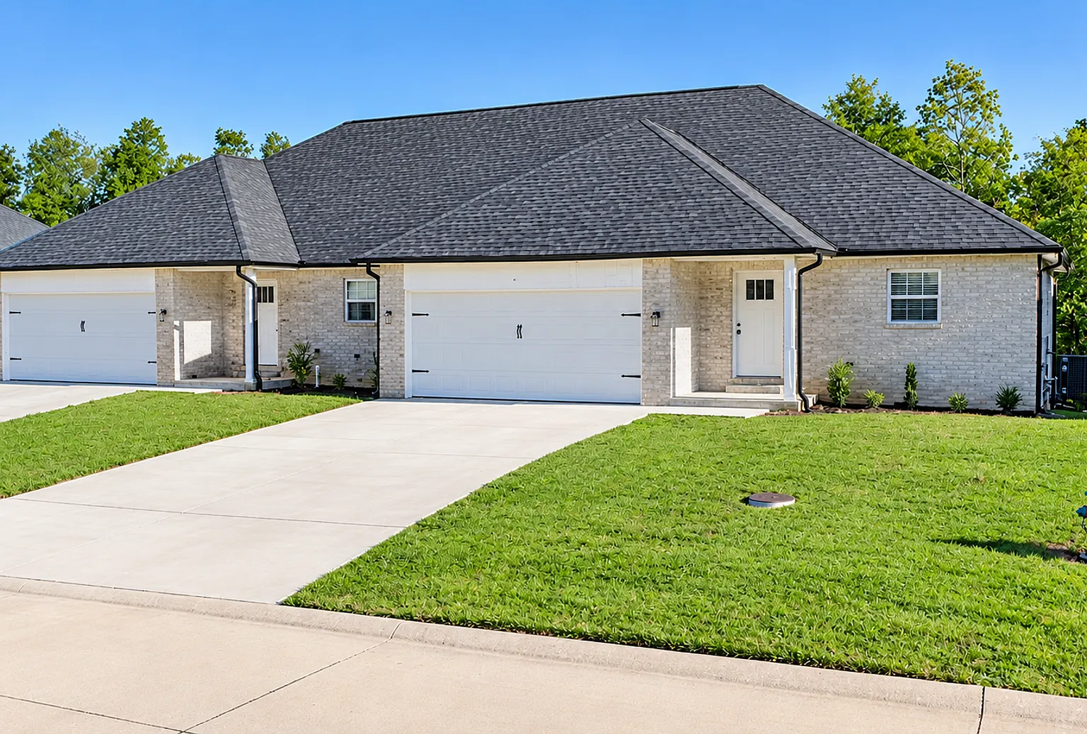Beautiful Duplex in Jackson — Photo 1