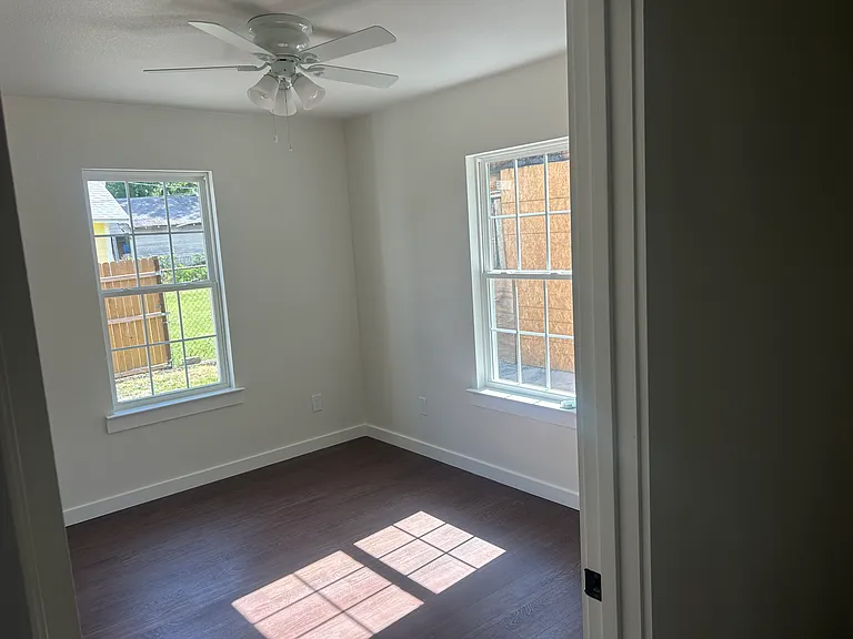 2315 Pearl Ave — Photo 9