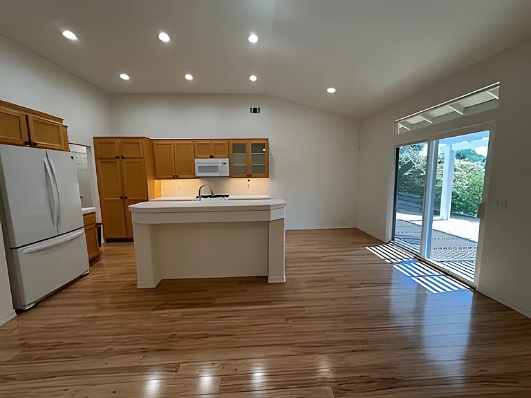 725 Asilo — Photo 7